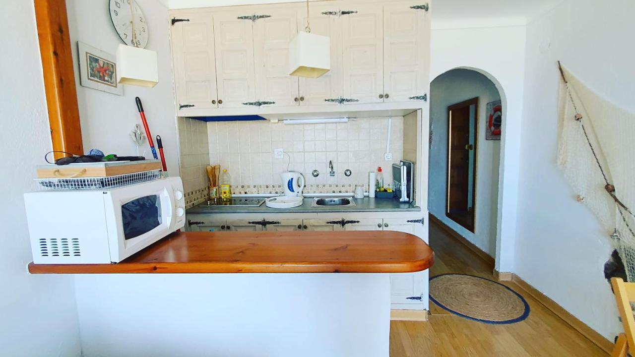 אמפוריבראבה Cozy Beach-Front Studio With Amazing Sea View מראה חיצוני תמונה